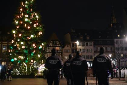 Un an après l'attentat du marché de Noël, l'hommage de Strasbourg aux victimes.jpg Un an après l'attentat du marché de Noël, l'hommage de Strasbourg aux victimes.jpg