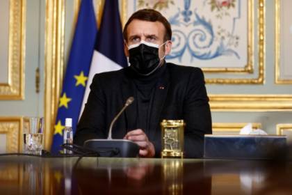 Macron s'entretient avec le patron de l'OMS de l'accélération de la vaccination.jpg Macron s'entretient avec le patron de l'OMS de l'accélération de la vaccination.jpg