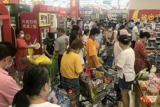 Chine : un an et demi après, Wuhan rattrapée par le Covid