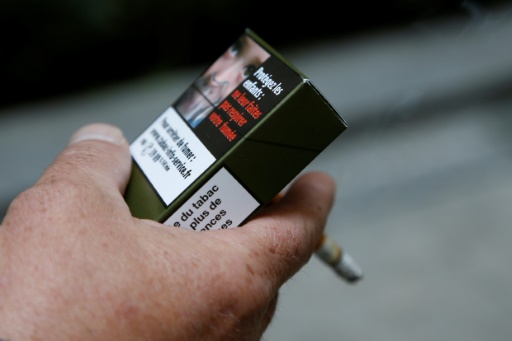 Le marché parallèle du tabac fait perdre 2,5 à 3 milliards d'euros au fisc, selon un rapport