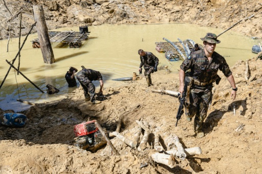 Guyane : le combat de Sisyphe face à l'orpaillage illégal
