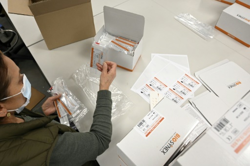 Les grandes surfaces lancent la vente d'autotests, au grand dam des pharmaciens