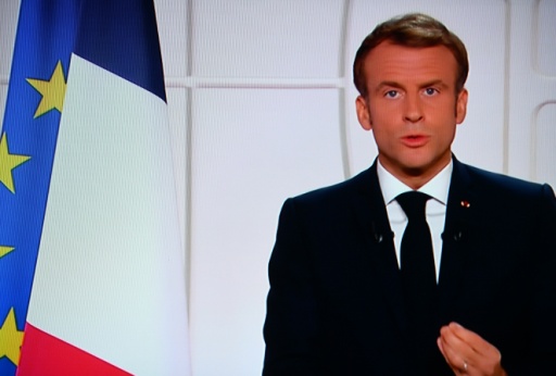 Macron met la pression pour le rappel vaccinal et exclut une réforme des retraites avant 2022