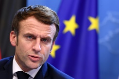 Macron dit vouloir "emmerder" les non-vaccinés et rallume le feu à l'Assemblée