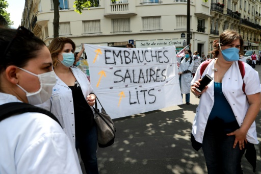 L'hôpital, exténué, cherche un second souffle social pour 2022