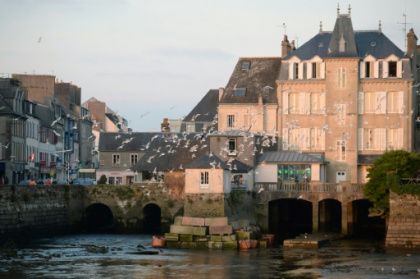 A Landerneau, un des tout derniers ponts habités d'Europe à la santé fragile.jpg A Landerneau, un des tout derniers ponts habités d'Europe à la santé fragile.jpg