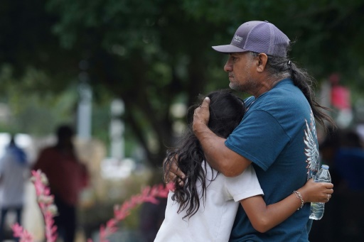 Un tireur tue 19 écoliers au Texas, l'Amérique sous le choc