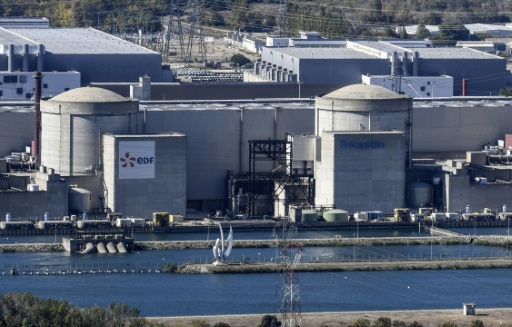 Canicule : EDF pourrait abaisser sa production nucléaire et arrêter un réacteur