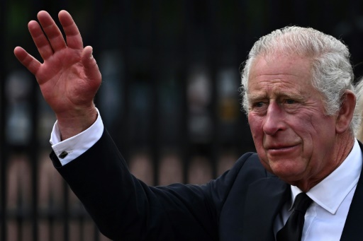 Avant les funérailles d'Elizabeth II, Charles III boucle sa tournée de nouveau roi
