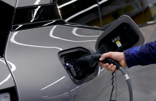 Dans la course au lithium, la France prévoit l'une des plus grandes mines d'Europe d'ici 2027