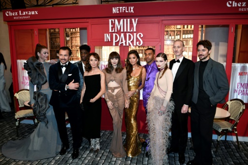 "Emily in Paris", ou la revanche des comédiennes de plus de 50 ans