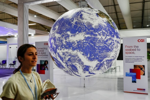 Climat : les dirigeants du monde entrent sur scène à la COP27
