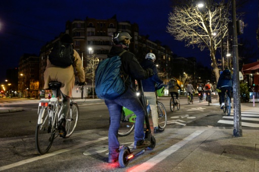 Sécurité routière : le Conseil national veut réserver les trottoirs aux piétons