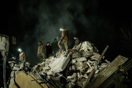 Ukraine : frappe contre un immeuble civil à Kramatorsk, Kiev s'attend à une offensive russe majeure