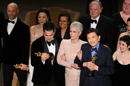 "Everything Everywhere All At Once" fait une razzia sur les Oscars