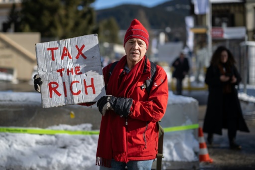 "Taxez-moi et taxez les gens comme moi", réclame un millionnaire à Davos
