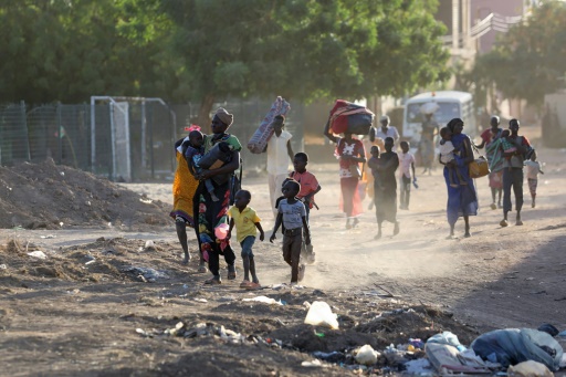 A Khartoum, les civils fuient entre les cadavres pour échapper aux combats