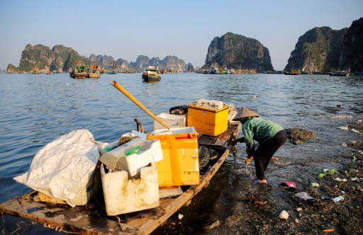 Vietnam : la beauté de la baie d'Ha Long menacée par les déchets