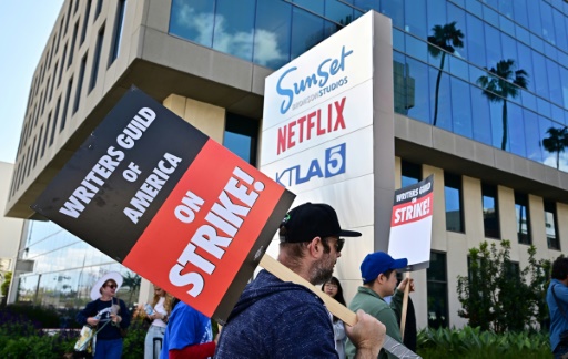 Les scénaristes d'Hollywood en grève, faute d'accord sur les rémunérations