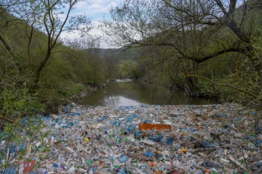 Traité plastique : le démarrage des négociations bloqué depuis deux jours par un bras de fer politique