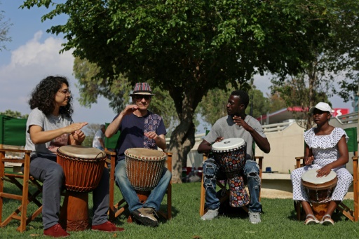 A Chypre, la musique comme échappatoire pour des migrants d'Afrique