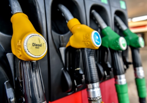 Carburants : la vente à perte voulue pour décembre, sans faire l'unanimité