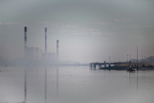 Les centrales à charbon autorisées à fonctionner plus longtemps pour éviter des coupures cet hiver