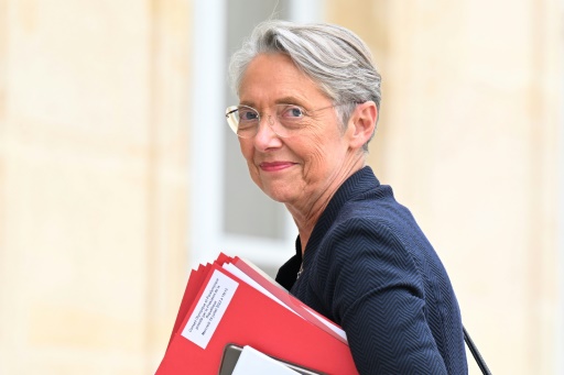Un remaniement sans chambardement, Attal à l'Education et Rousseau surprise à la Santé