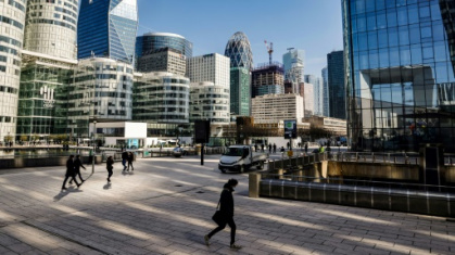 La Défense, un quartier d'affaires de plus en plus étudiant.jpg La Défense, un quartier d'affaires de plus en plus étudiant.jpg