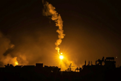 Des milliers de Palestiniens pris dans les combats autour d'un hôpital de Gaza.jpg Des milliers de Palestiniens pris dans les combats autour d'un hôpital de Gaza.jpg