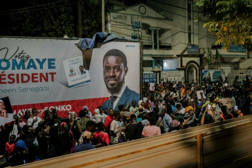 Les Sénégalais toujours suspendus au résultat de la présidentielle