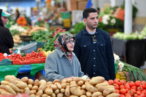 Un ramadan difficile pour des Tunisiens "épuisés" par la cherté de la vie