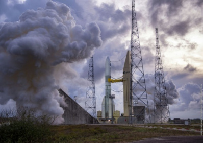 Compte à rebours enclenché pour le premier vol d'Ariane 6.jpg Compte à rebours enclenché pour le premier vol d'Ariane 6.jpg