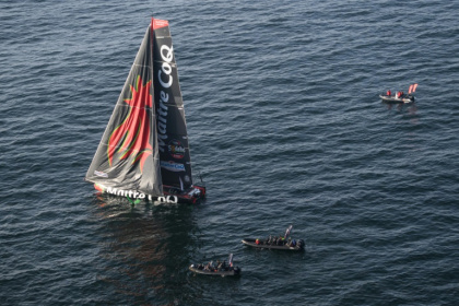 Le skippeur français Yannick Bestaven navigue sur "Maître Coq V" après le départ de la 10e édition du Vendée Globe, au large des Sables-d'Olonne, le 10 novembre 2024 Le skippeur français Yannick Bestaven navigue sur "Maître Coq V" après le départ de la 10e édition du Vendée Globe, au large des Sables-d'Olonne, le 10 novembre 2024