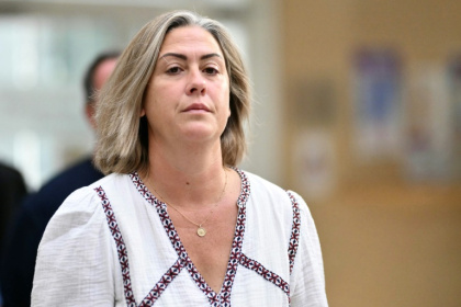 La fille de Gisèle Pelicot, Caroline Darian, arrive au palais de justice d'Avignon, le 10 septembre 2024 La fille de Gisèle Pelicot, Caroline Darian, arrive au palais de justice d'Avignon, le 10 septembre 2024