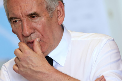 Le Premier ministre François Bayrou, lors d'une visite sur une base militaire française à Sainte-Marie, sur l'île de La Réunion, le 31 décembre 2024 Le Premier ministre François Bayrou, lors d'une visite sur une base militaire française à Sainte-Marie, sur l'île de La Réunion, le 31 décembre 2024