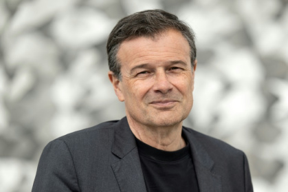 Olivier Mantei, le directeur général de la Cité de la Musique à la Philharmonie de Paris, pose devant la Philharmonie de Paris à Paris le 11 mai 2023 Olivier Mantei, le directeur général de la Cité de la Musique à la Philharmonie de Paris, pose devant la Philharmonie de Paris à Paris le 11 mai 2023
