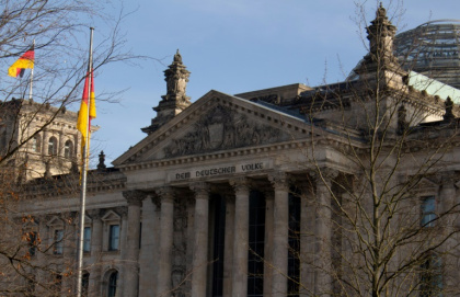 L'Allemagne se prépare à un nouveau psychodrame politique en pleine campagne électorale, avec un nouveau vote au Parlement sur l'immigration qui pourrait voir les conservateurs s'allier encore avec l'extrême droite L'Allemagne se prépare à un nouveau psychodrame politique en pleine campagne électorale, avec un nouveau vote au Parlement sur l'immigration qui pourrait voir les conservateurs s'allier encore avec l'extrême droite