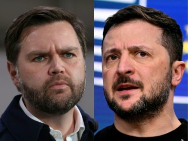 Le vice-président américain J.D. Vance (à gauche) dans l'Ohio le 3 février 2025 et le président ukrainien Volodomyr Zelensky (à droite) à Bruxelles le 19 décembre 2024 Le vice-président américain J.D. Vance (à gauche) dans l'Ohio le 3 février 2025 et le président ukrainien Volodomyr Zelensky (à droite) à Bruxelles le 19 décembre 2024
