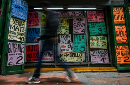 Comment survivre quand on est enseignant au Venezuela avec un salaire mensuel de 15 dollars ? Comment survivre quand on est enseignant au Venezuela avec un salaire mensuel de 15 dollars ?