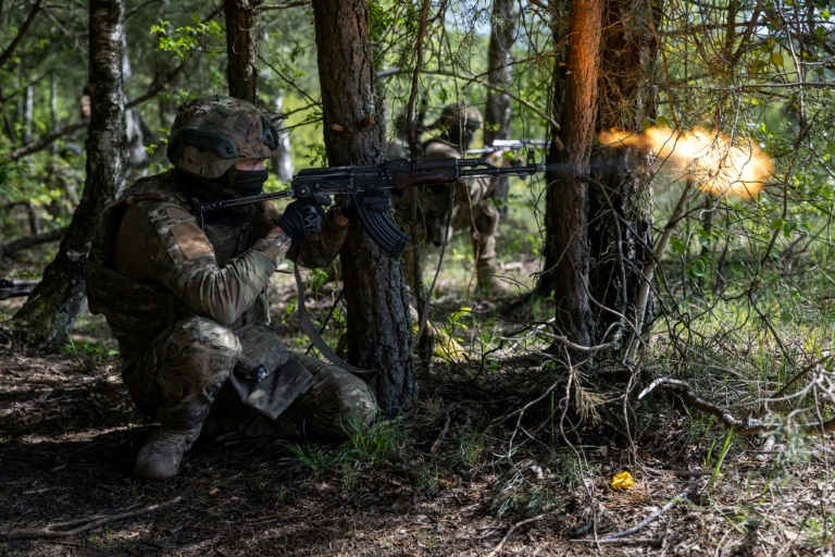 Hausse "sans précédent" des dépenses militaires depuis la fin de la Guerre froide
