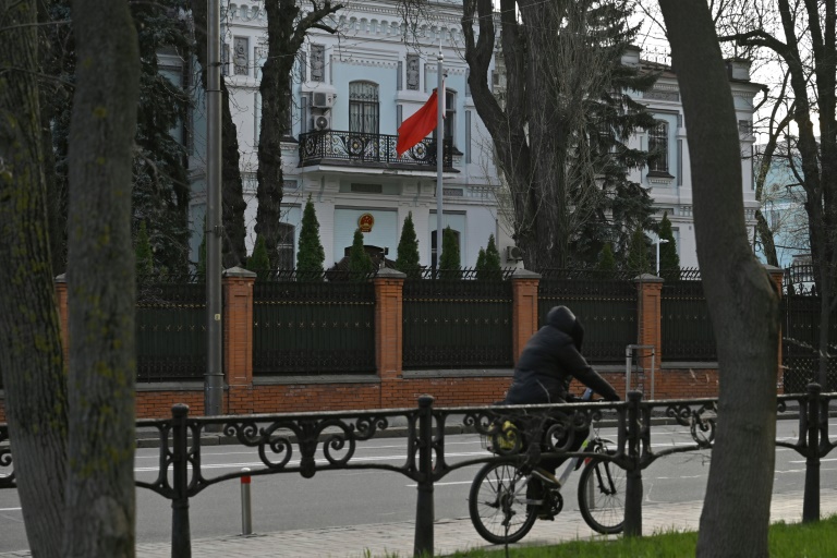L'Ukraine affirme avoir fait prisonniers deux Chinois combattant pour la Russie, une première
