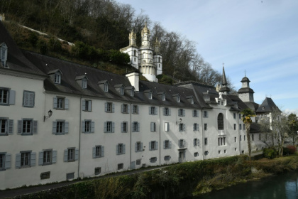 L'établissement Notre-Dame-de-Bétharram, le 28 février 2025 à Lestelle-Bétharram, dans les Pyrénées-Atlantiques L'établissement Notre-Dame-de-Bétharram, le 28 février 2025 à Lestelle-Bétharram, dans les Pyrénées-Atlantiques