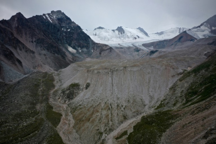 Le glacier Adygene, dans la chaîne de montagnes du Tian Shan, au Kirghizstan, le 7 juillet 2024 Le glacier Adygene, dans la chaîne de montagnes du Tian Shan, au Kirghizstan, le 7 juillet 2024
