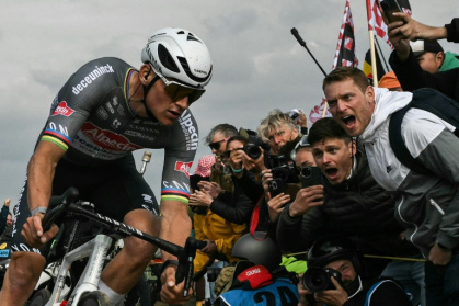 Mathieu van der Poel dans Paris-Roubaix le 13 avril 2025