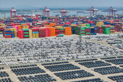 Des voitures chinoises prêtes pour l'exportation dans le port de Nanjing, dans l'est de la Chine, le 29 avril 2025 - STR (AFP) Des voitures chinoises prêtes pour l'exportation dans le port de Nanjing, dans l'est de la Chine, le 29 avril 2025 - STR (AFP)