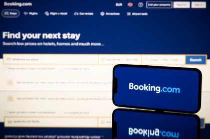 La plateforme de réservation en ligne Booking a été épinglée en France pour "pratiques restrictives de concurrence" envers les hôteliers français par la répression des fraudes (DGCCRF) - Lionel BONAVENTURE (AFP) La plateforme de réservation en ligne Booking a été épinglée en France pour "pratiques restrictives de concurrence" envers les hôteliers français par la répression des fraudes (DGCCRF) - Lionel BONAVENTURE (AFP)