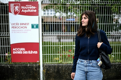 Clémentine Avogadro devant son lycée Ernest Pérochon à Parthenay, le 4 juin 2025 dans les Deux-Sèvres - Christophe ARCHAMBAULT (AFP) Clémentine Avogadro devant son lycée Ernest Pérochon à Parthenay, le 4 juin 2025 dans les Deux-Sèvres - Christophe ARCHAMBAULT (AFP)