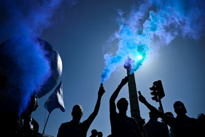 Des manifestants place de la Bastille à Paris, le 18 septembre 2025 - JULIEN DE ROSA (AFP)