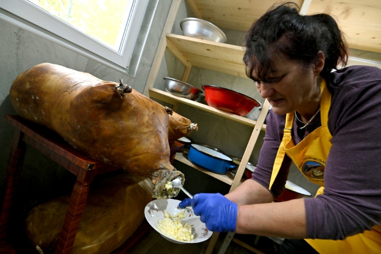Le kajmak vieilli en outre de brebis, un fromage ancestral que la Bosnie veut protéger